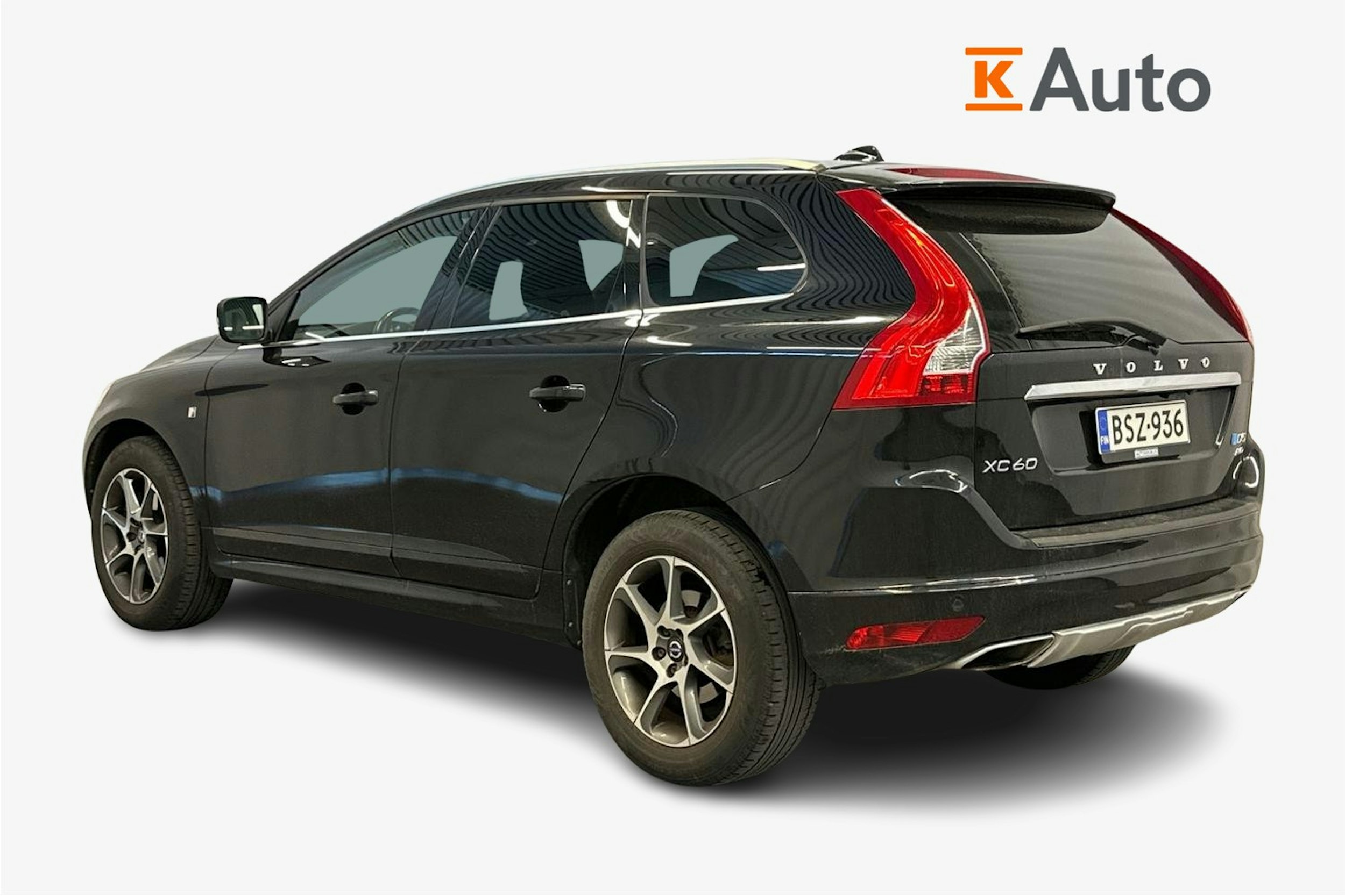musta Volvo XC60 2015 kuva 2.