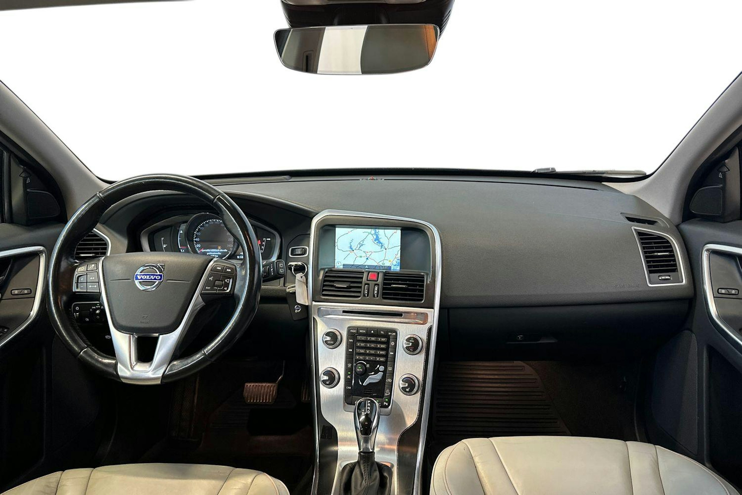 musta Volvo XC60 2015 kuva 9.
