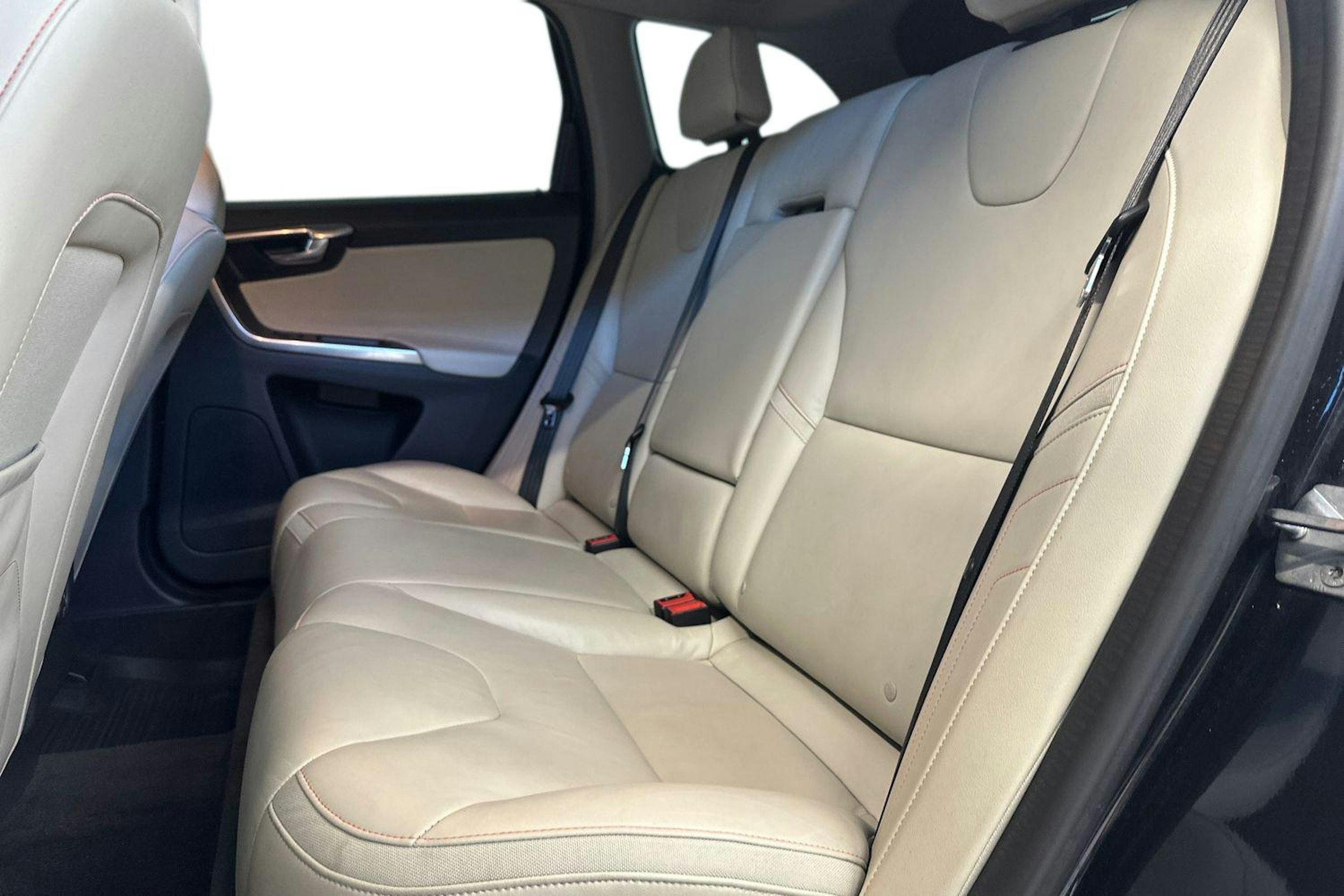 musta Volvo XC60 2015 kuva 10.