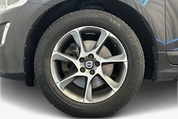 musta Volvo XC60 2015 kuva 11.