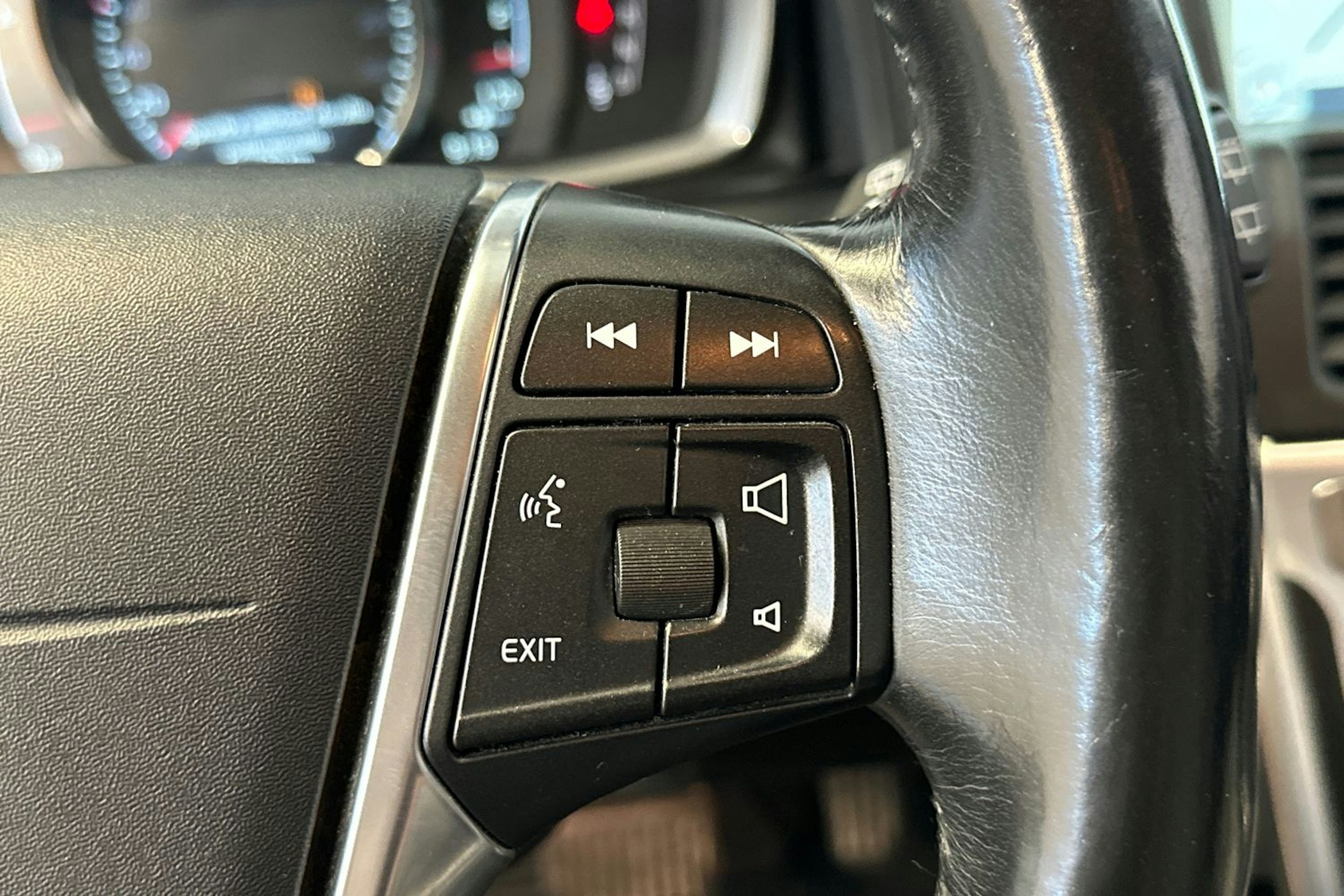 musta Volvo XC60 2015 kuva 20.