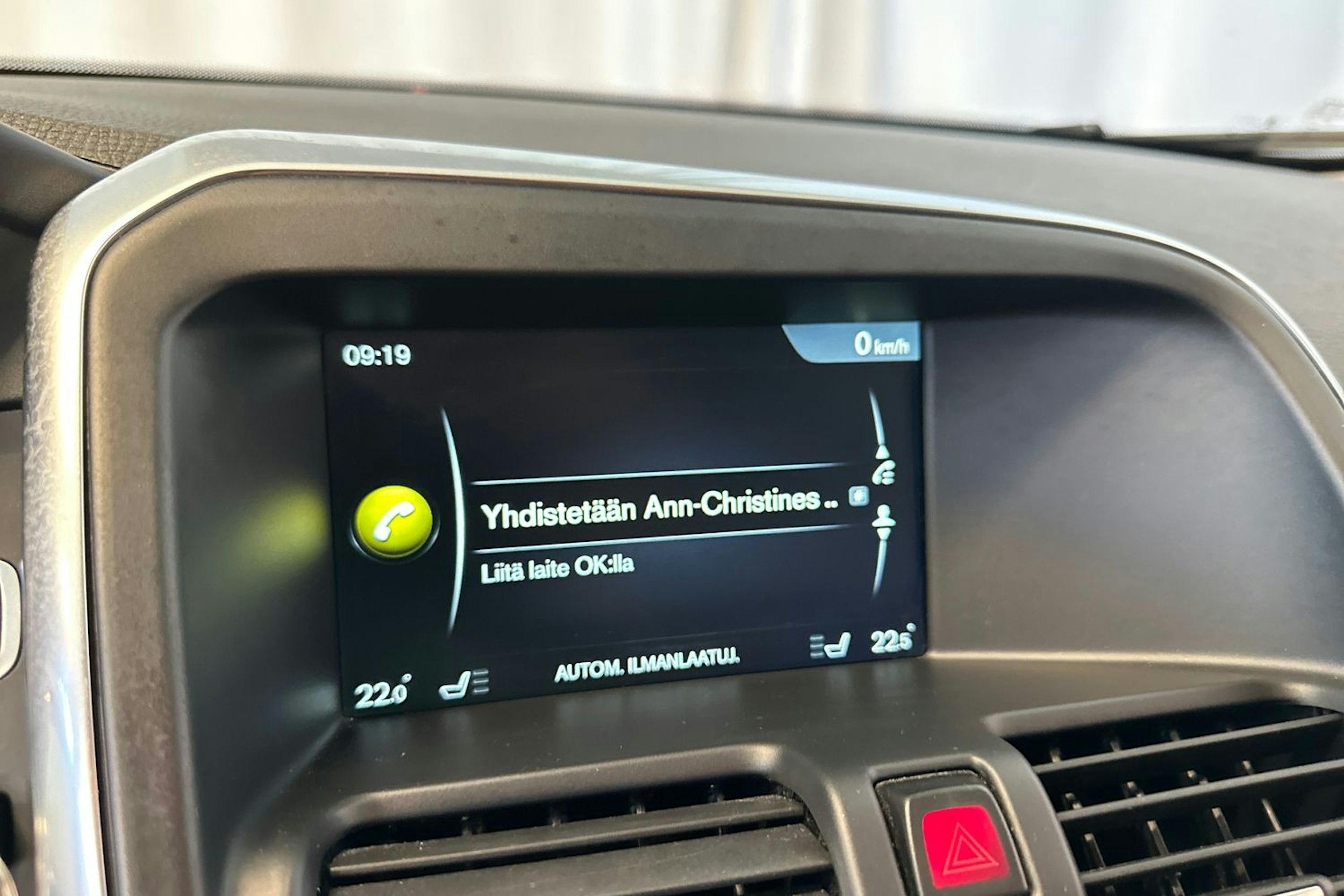 musta Volvo XC60 2015 kuva 25.