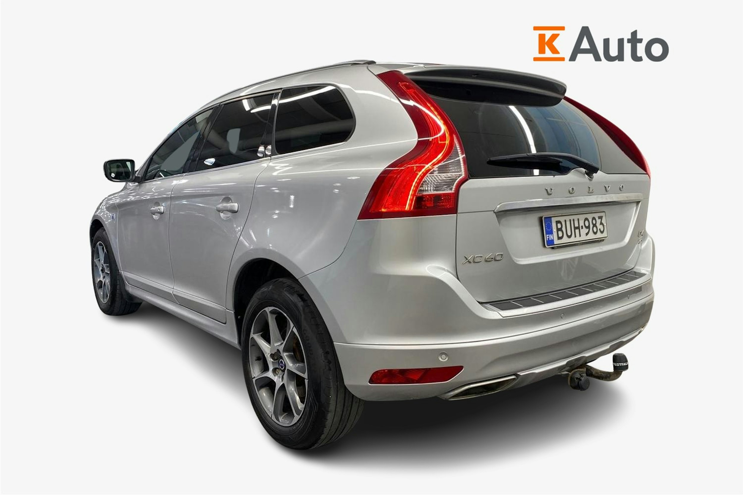 Harmaa Volvo XC60 2015 kuva 2.