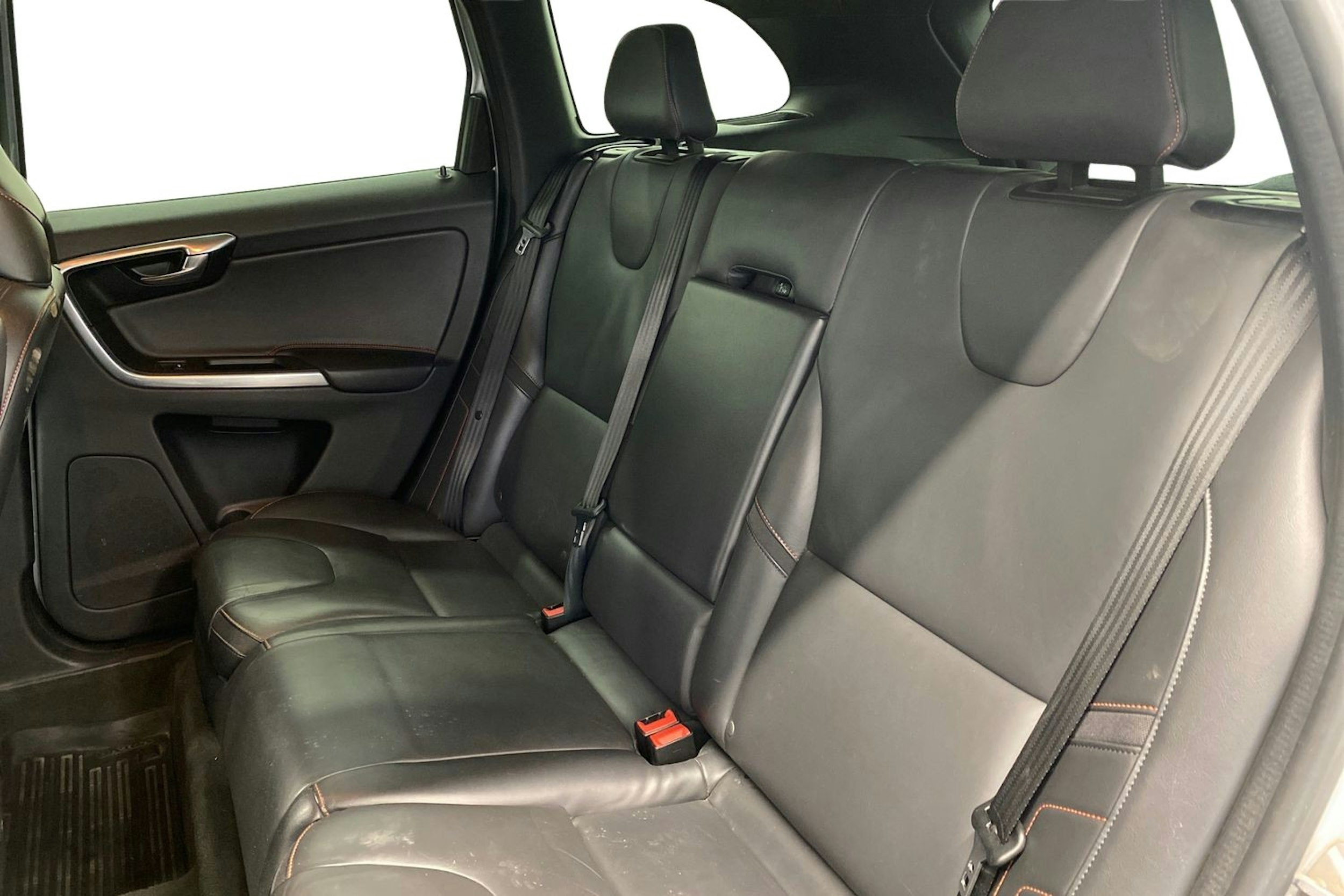 Harmaa Volvo XC60 2015 kuva 10.