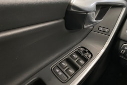 Harmaa Volvo XC60 2015 kuva 19.