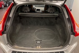Harmaa Volvo XC60 2015 kuva 30.