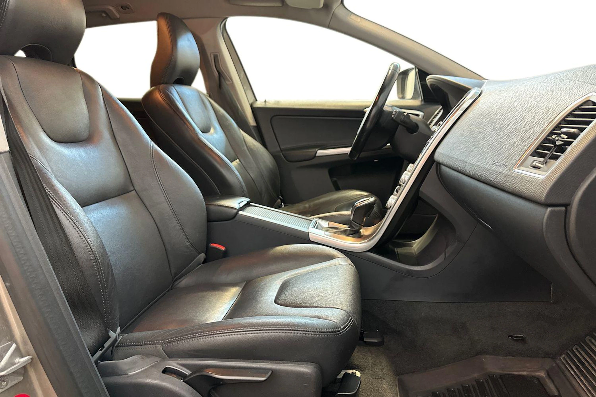 ruskea (beige) Volvo XC60 2015 kuva 11.
