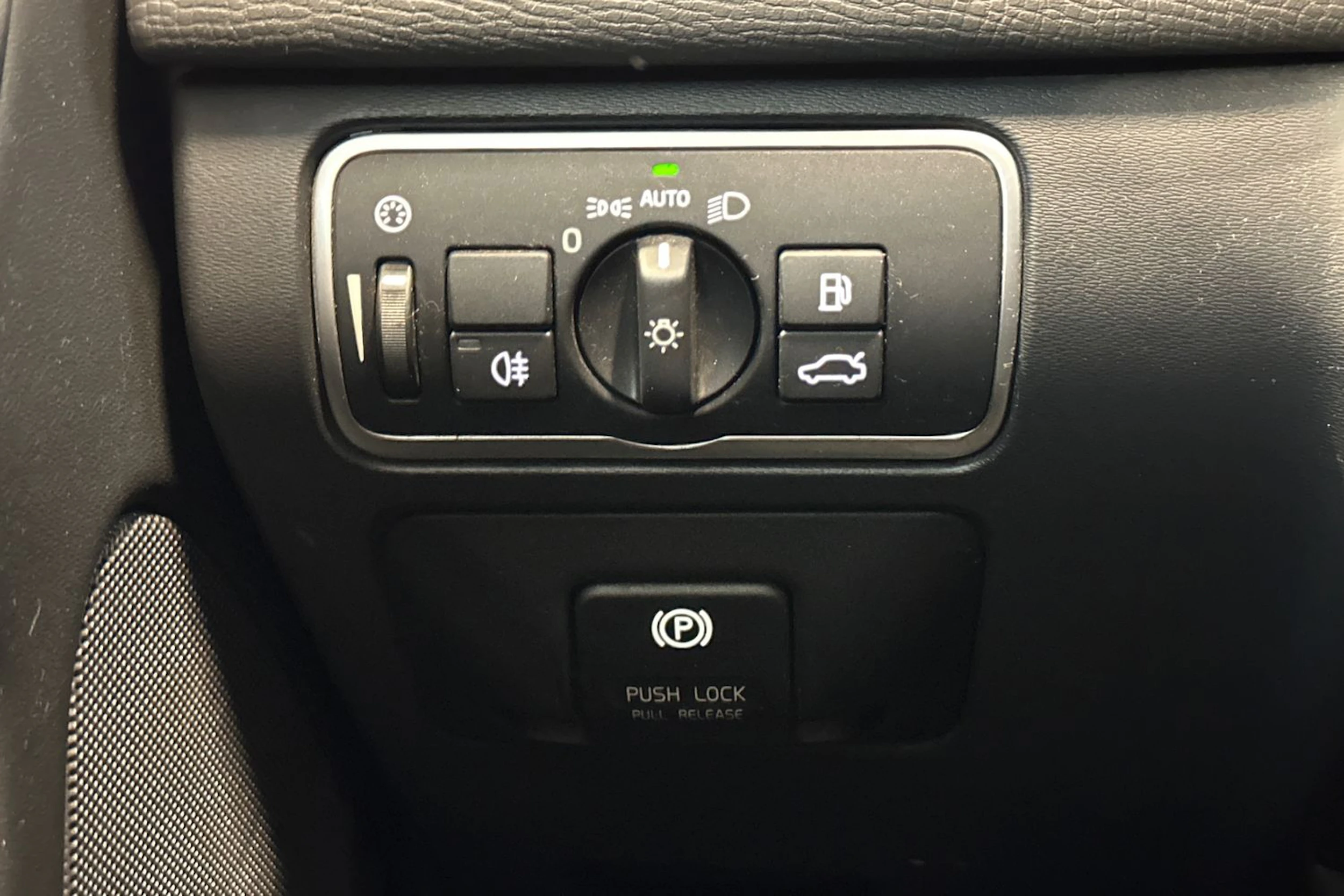 ruskea (beige) Volvo XC60 2015 kuva 17.