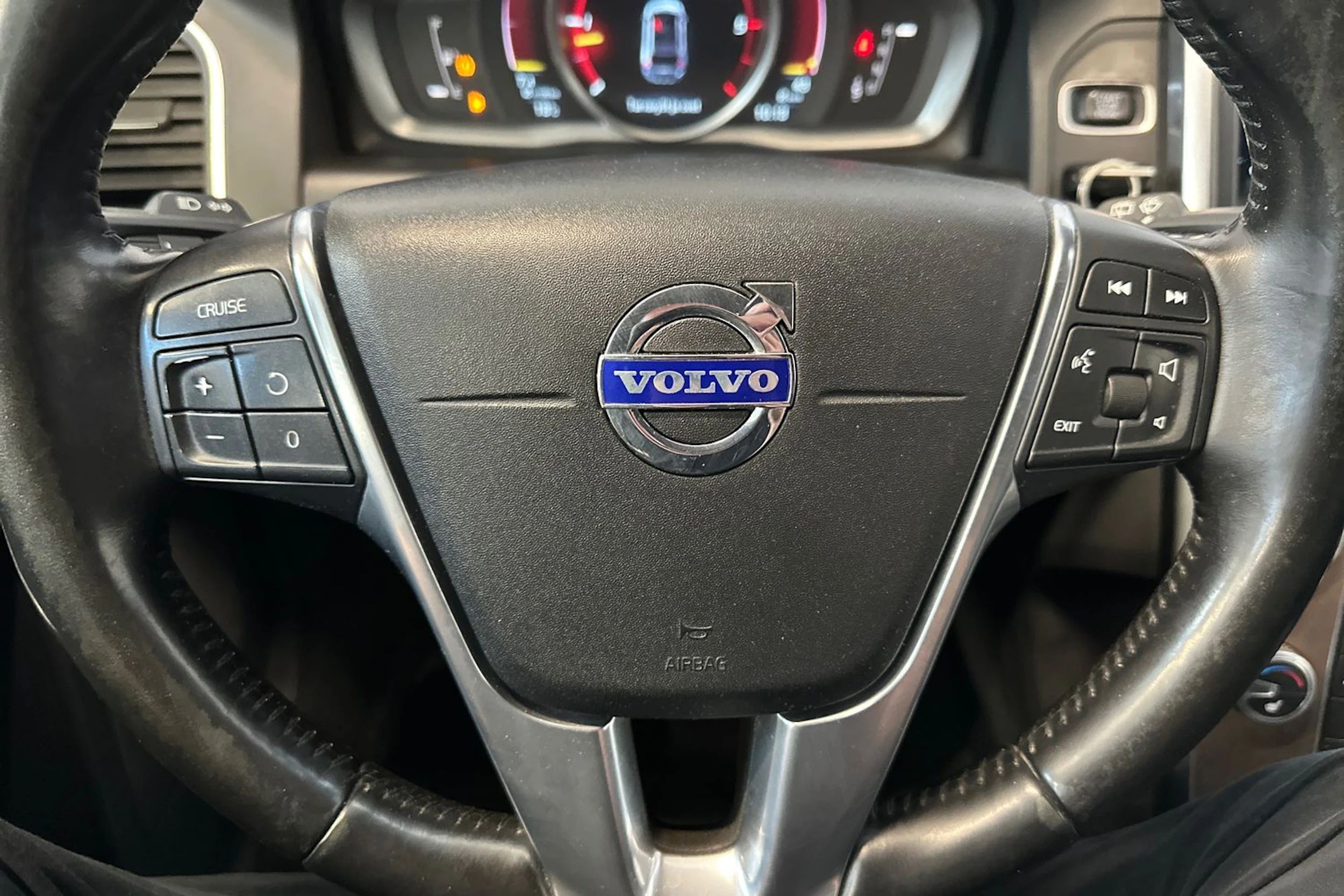 ruskea (beige) Volvo XC60 2015 kuva 19.