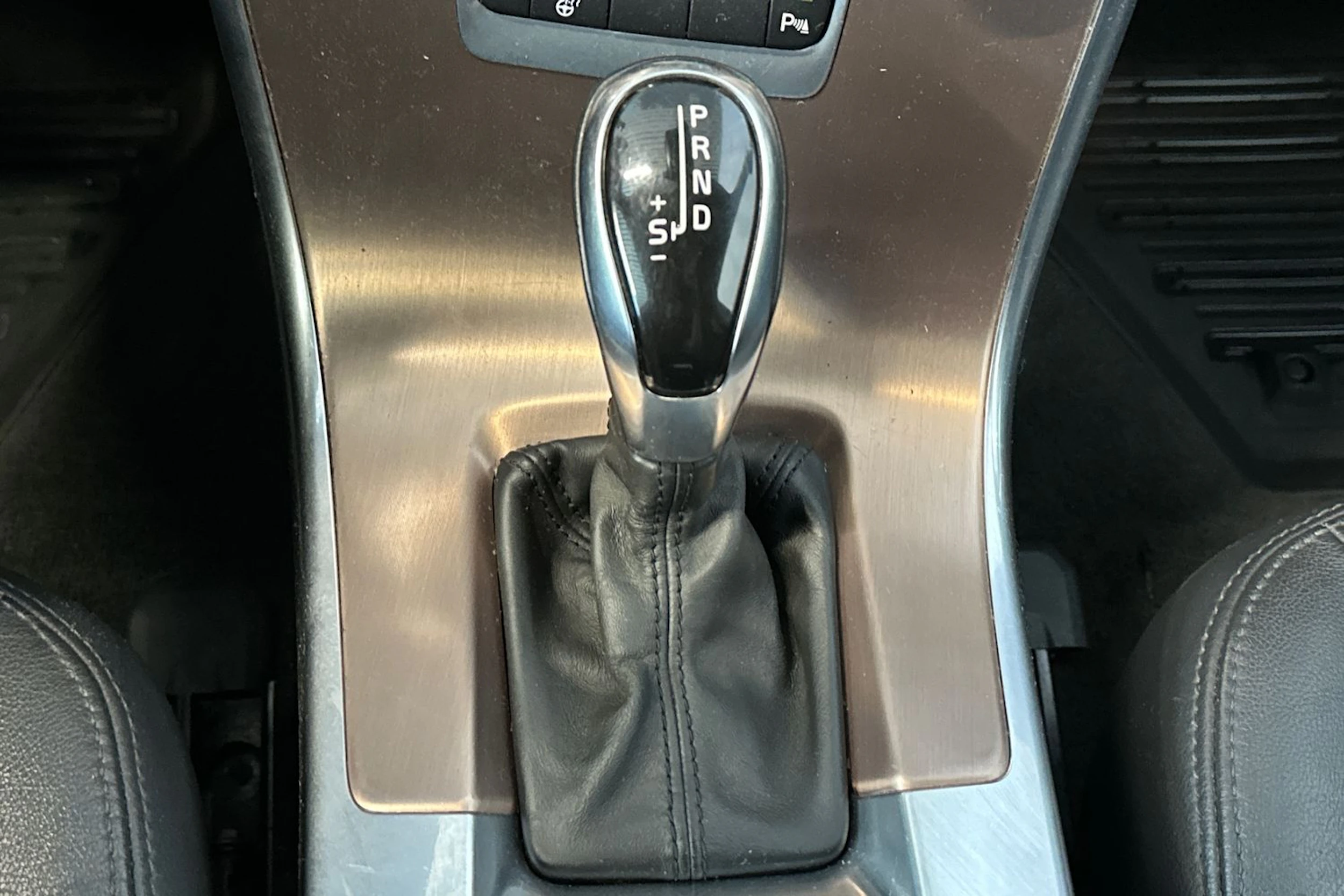 ruskea (beige) Volvo XC60 2015 kuva 25.