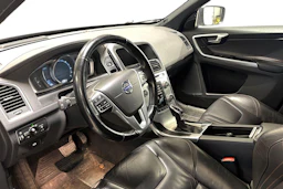 sininen Volvo XC60 2015 kuva 3.