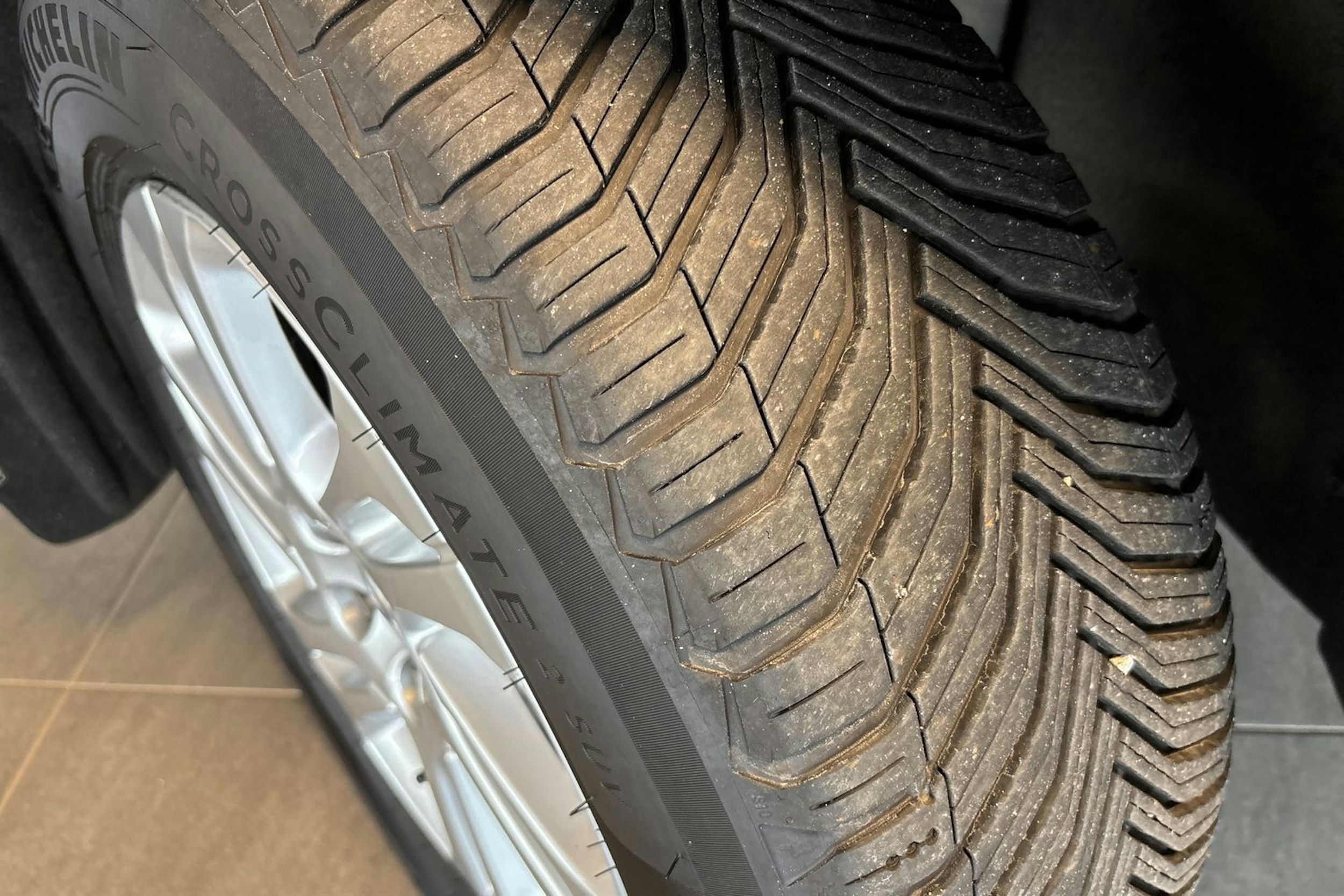 Musta Volvo XC60 2015 kuva 13.