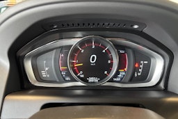 Musta Volvo XC60 2015 kuva 14.