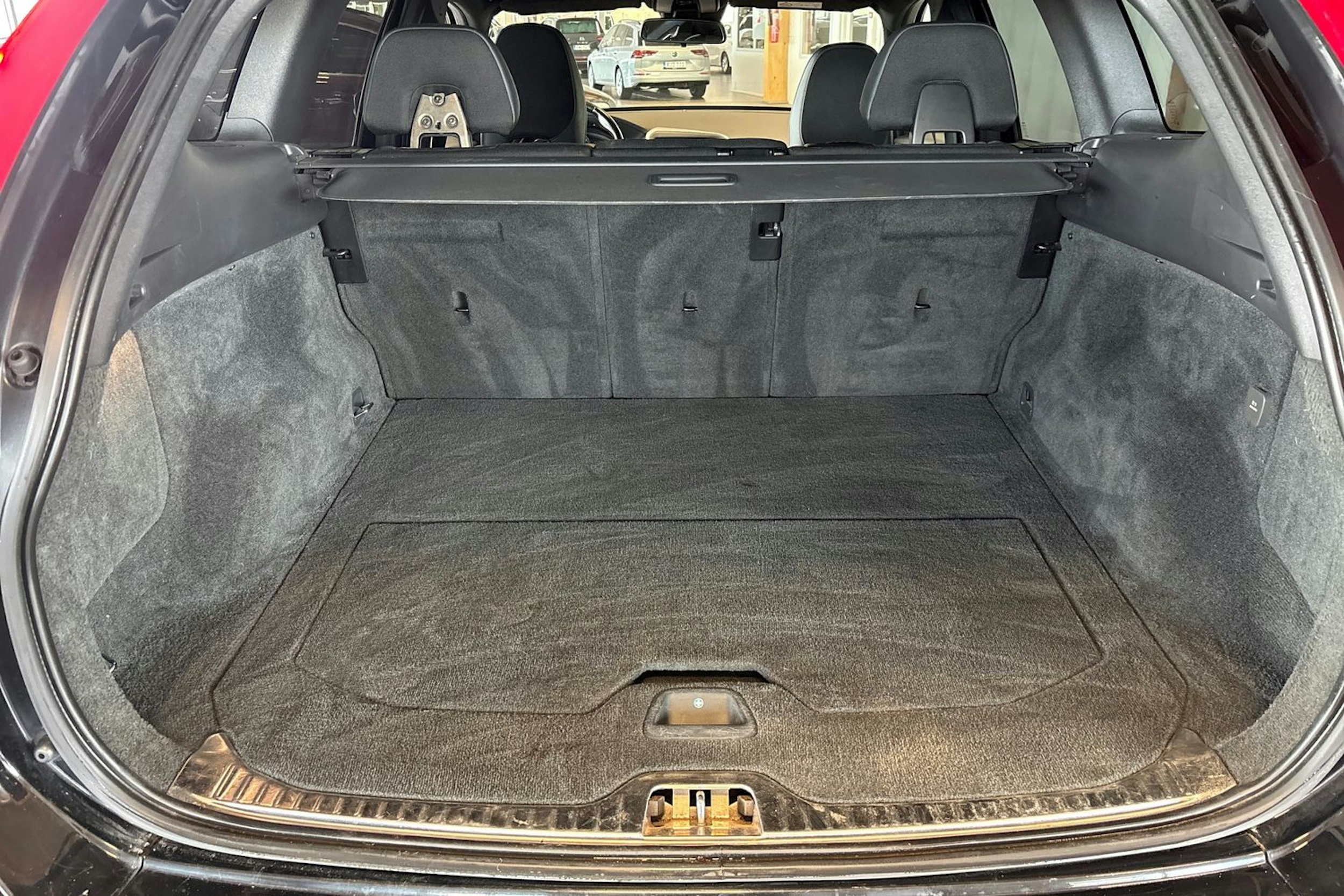 Musta Volvo XC60 2015 kuva 21.