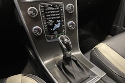 met. sininen Volvo XC60 2015 kuva 16.