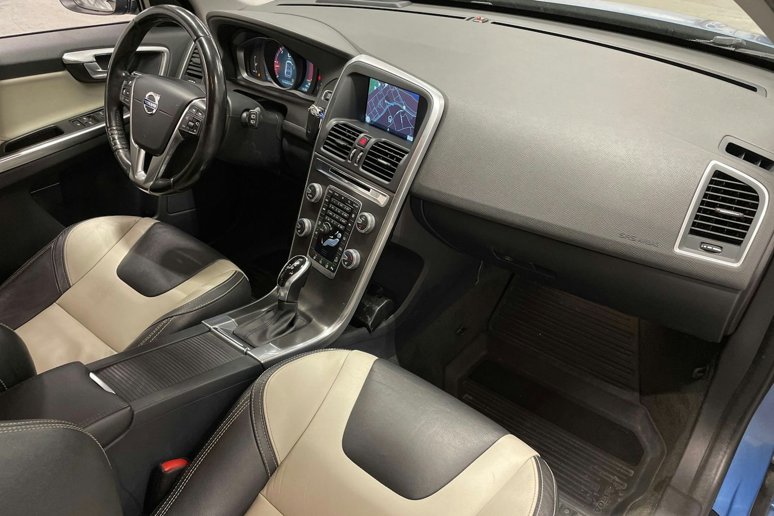 met. sininen Volvo XC60 2015 kuva 23.