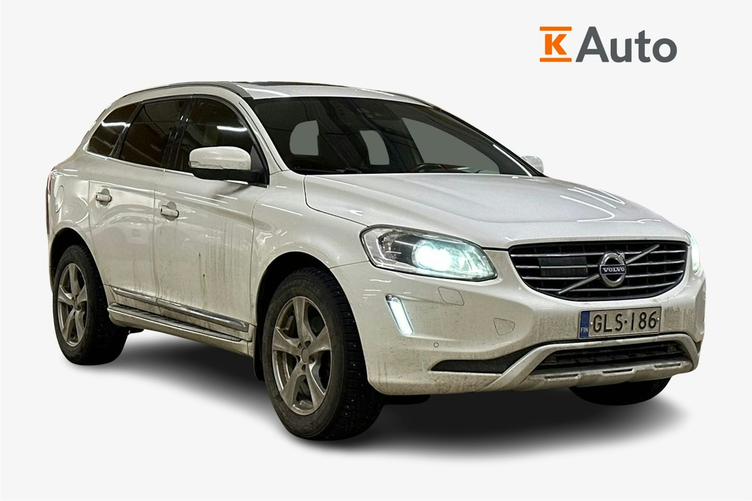valkoinen Volvo XC60 2015 kuva 1.