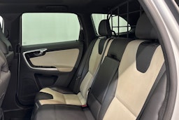 harmaa Volvo XC60 2015 kuva 13.