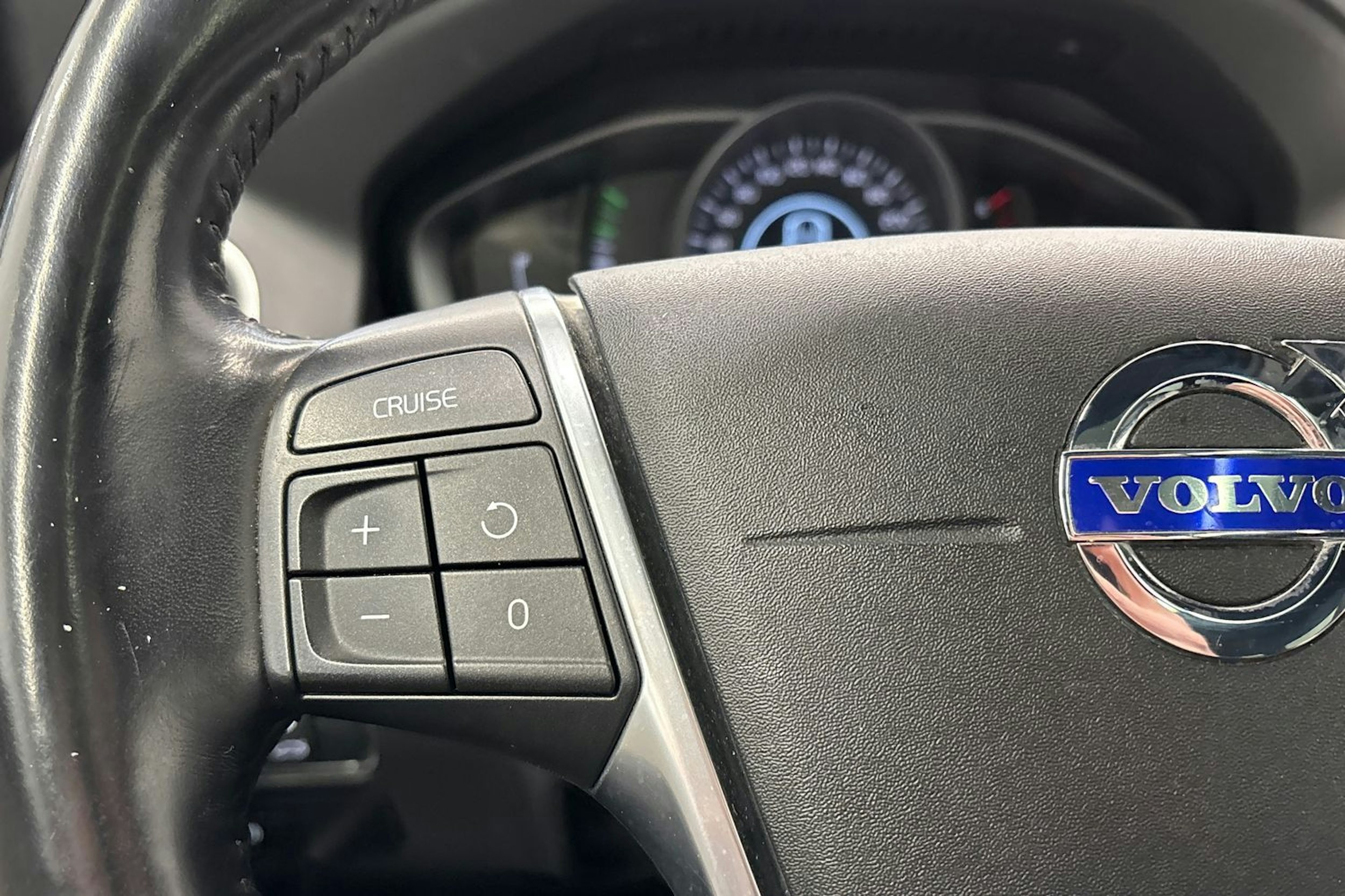 harmaa Volvo XC60 2015 kuva 17.