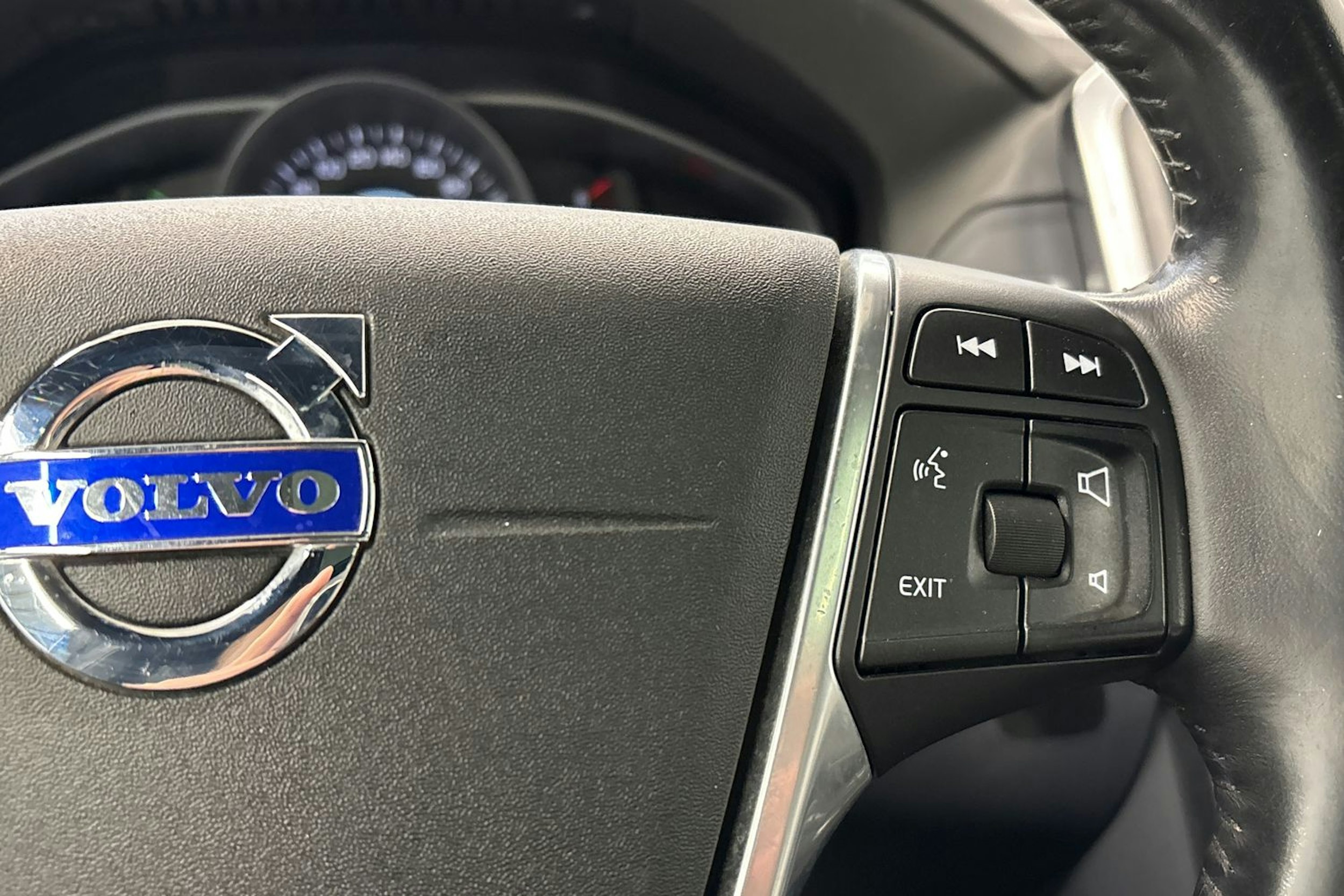 harmaa Volvo XC60 2015 kuva 18.