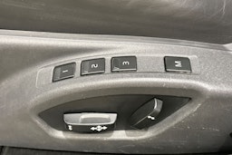 harmaa Volvo XC60 2015 kuva 32.