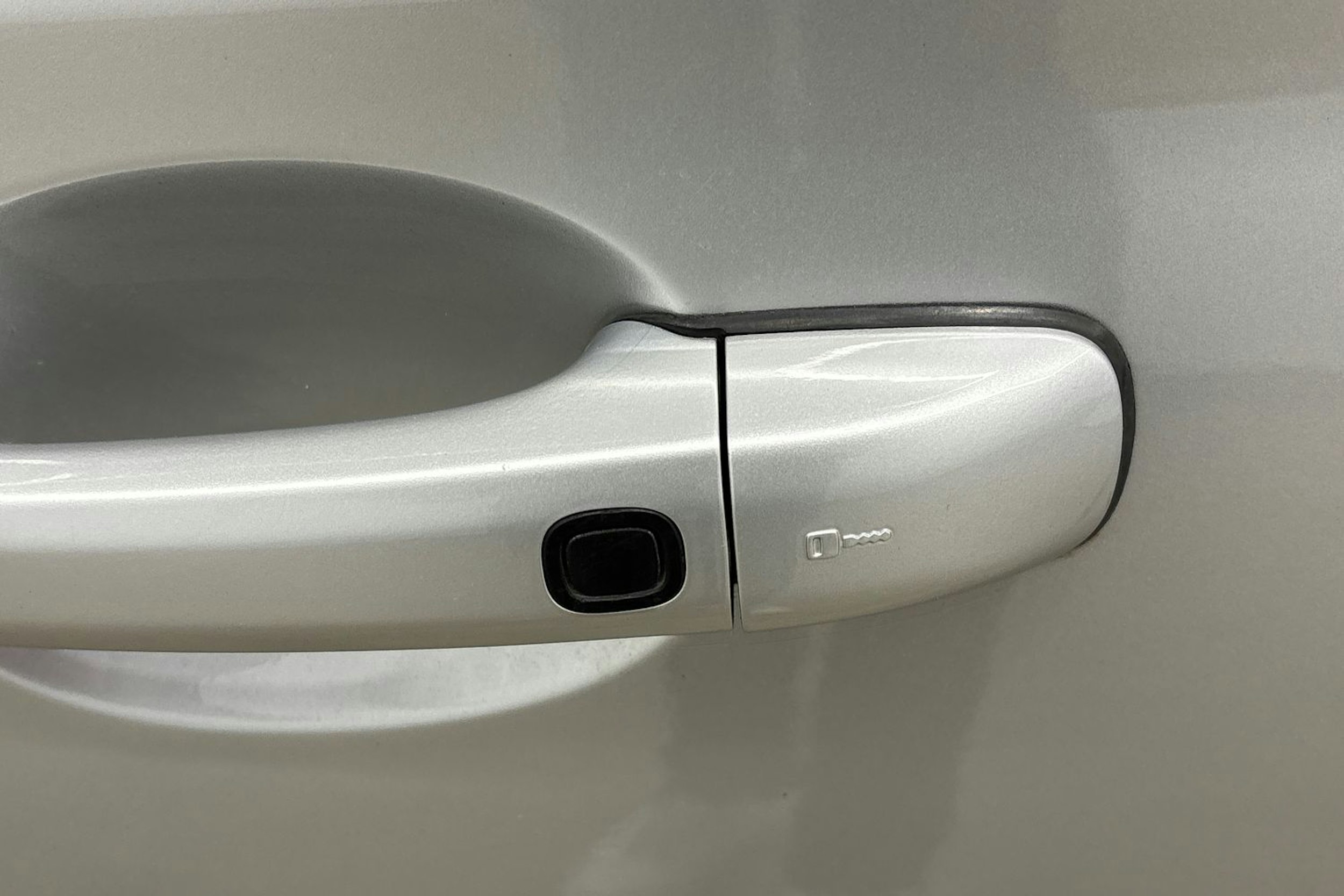 harmaa Volvo XC60 2015 kuva 33.