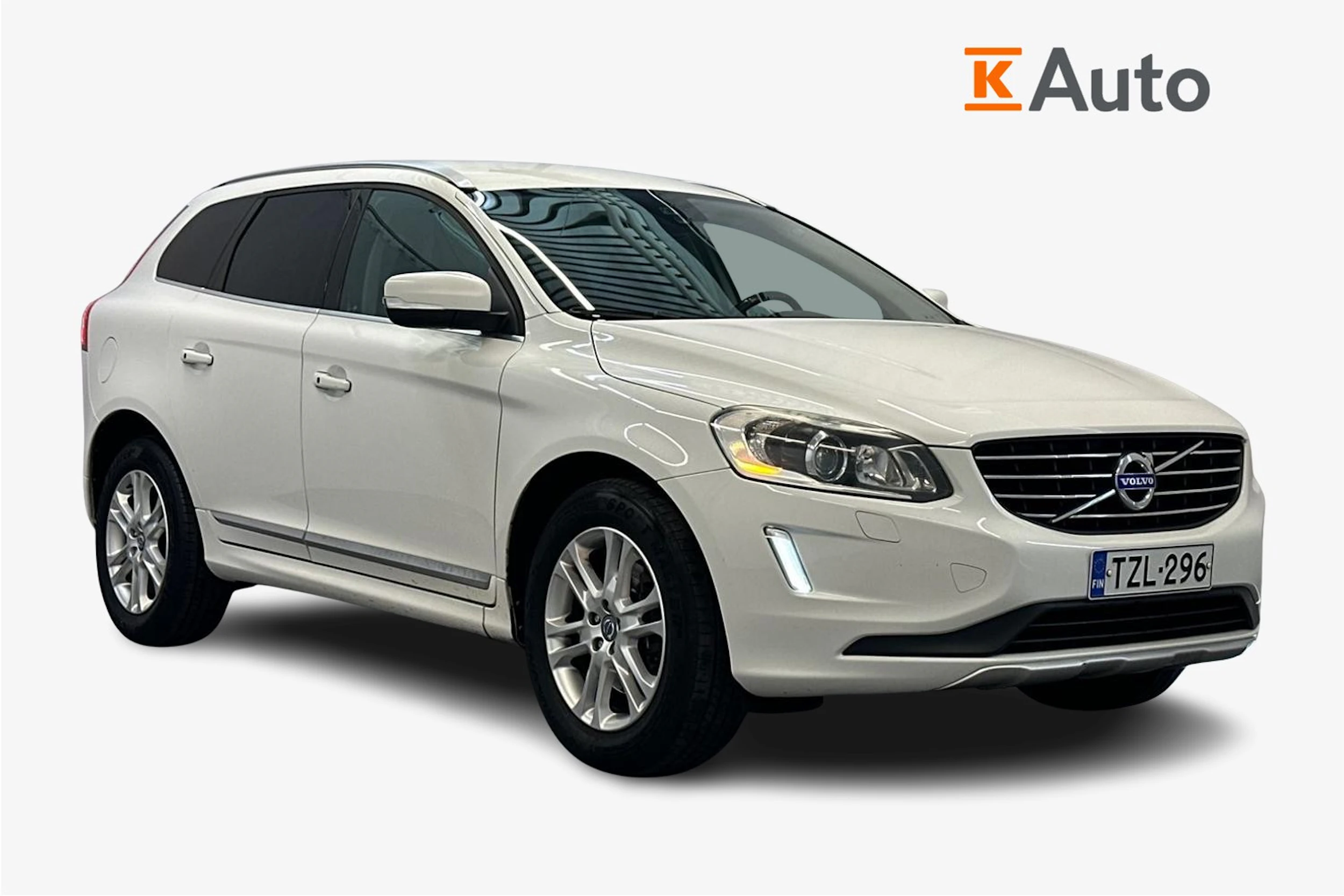 valkoinen Volvo XC60 2015 kuva 1.