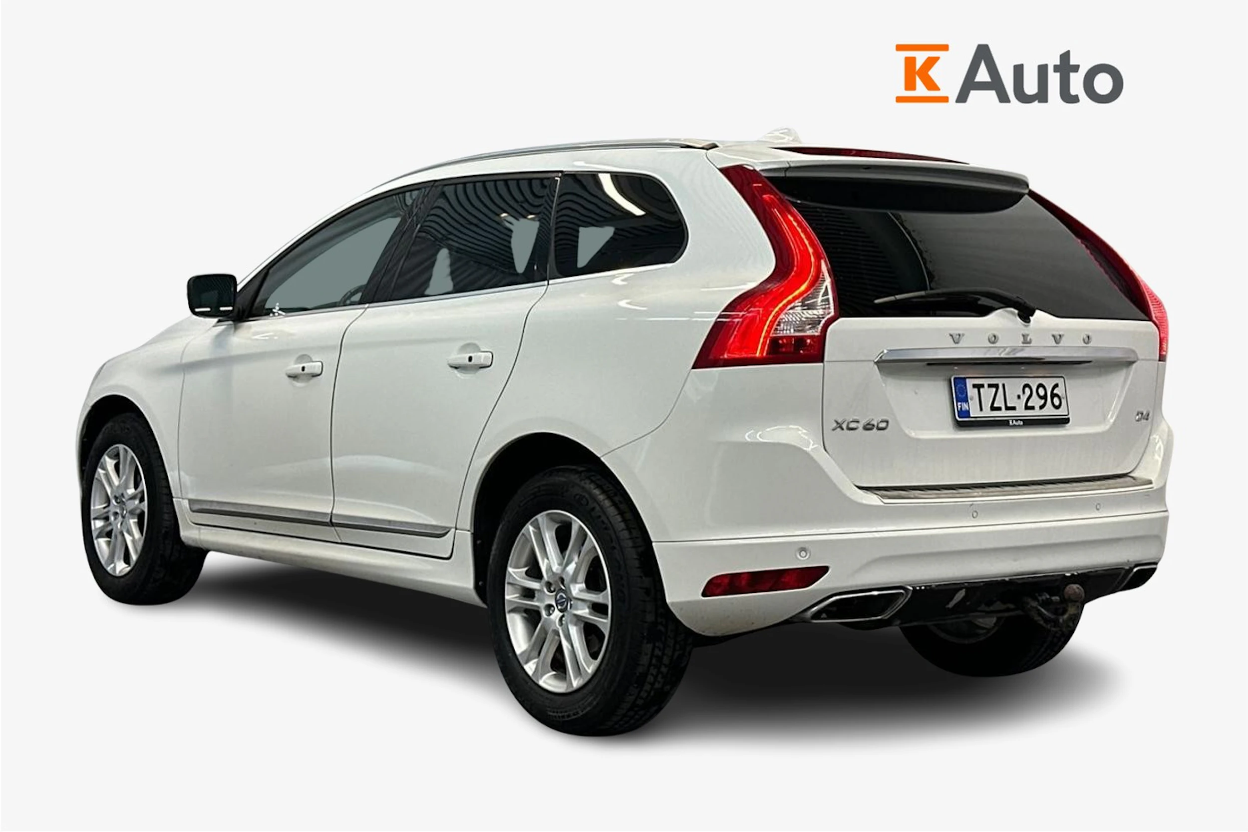 valkoinen Volvo XC60 2015 kuva 2.