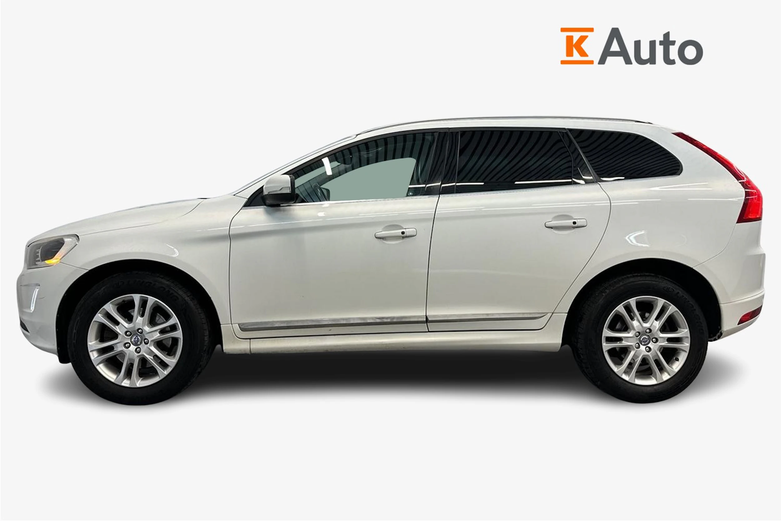 valkoinen Volvo XC60 2015 kuva 5.