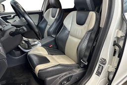 valkoinen Volvo XC60 2015 kuva 7.