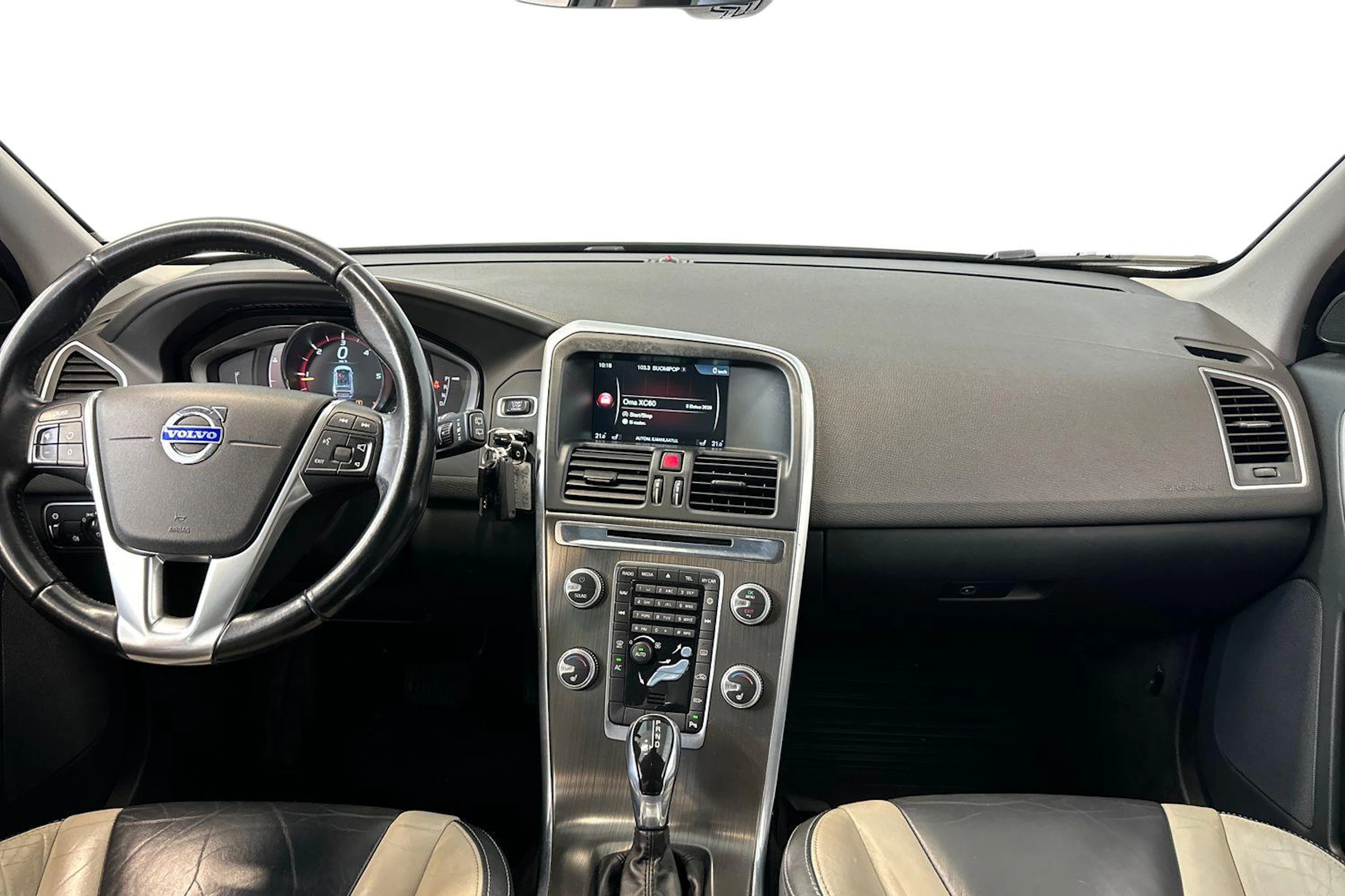 valkoinen Volvo XC60 2015 kuva 9.