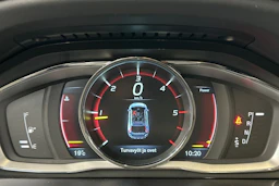 valkoinen Volvo XC60 2015 kuva 21.