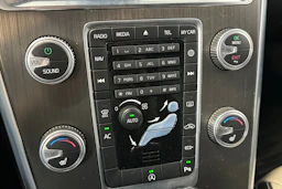 valkoinen Volvo XC60 2015 kuva 23.
