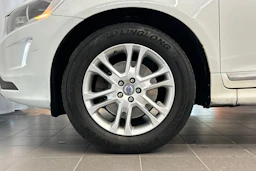 valkoinen Volvo XC60 2015 kuva 28.