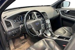 sininen Volvo XC60 2015 kuva 3.