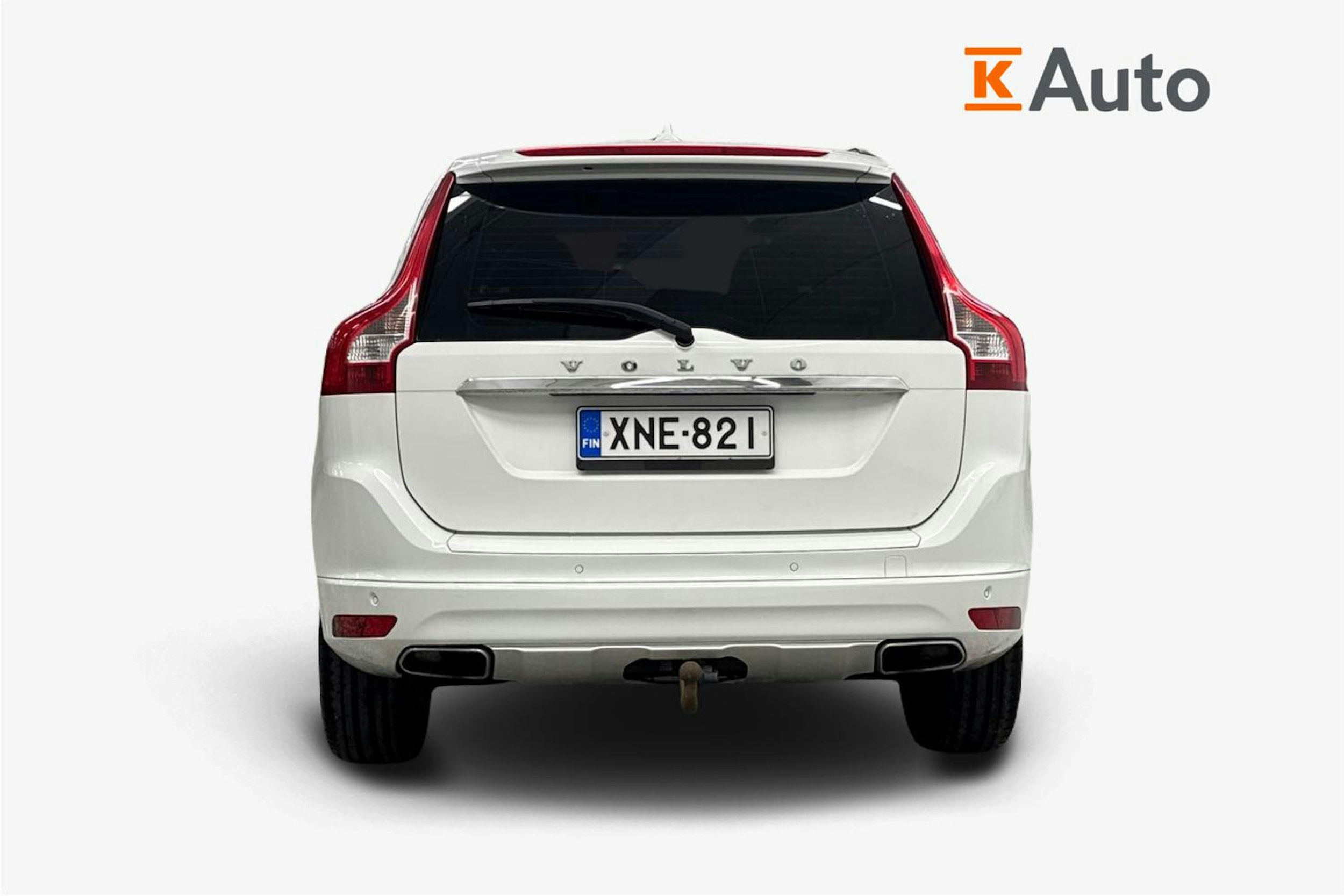 Valkoinen Volvo XC60 2015 kuva 3.