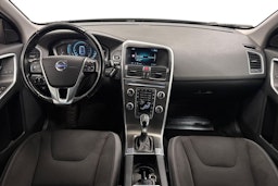 Valkoinen Volvo XC60 2015 kuva 9.