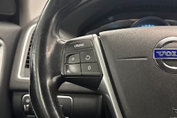 Valkoinen Volvo XC60 2015 kuva 15.