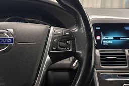 Valkoinen Volvo XC60 2015 kuva 16.