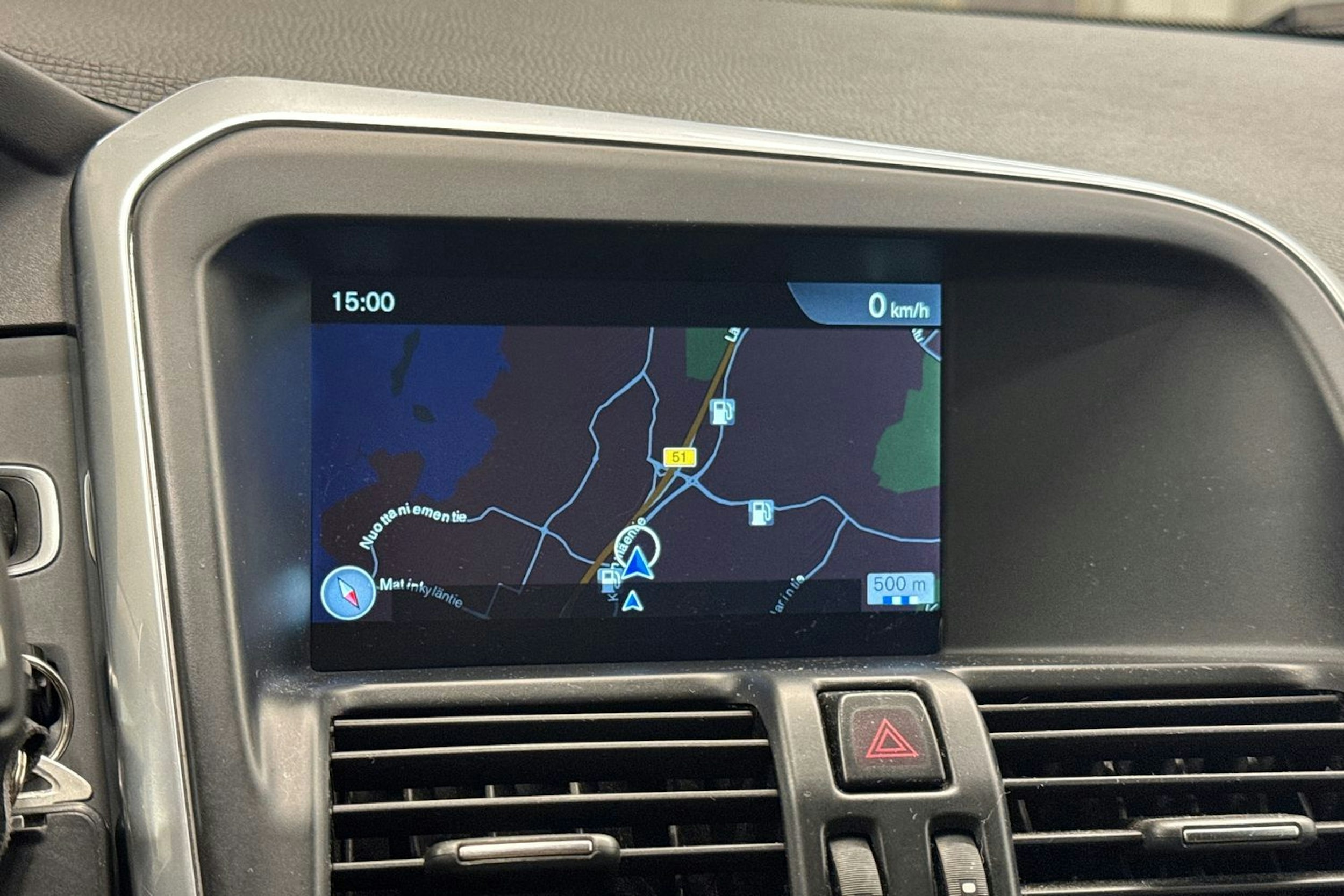 Valkoinen Volvo XC60 2015 kuva 27.