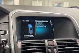 Valkoinen Volvo XC60 2015 kuva 28.