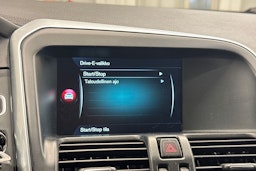 Valkoinen Volvo XC60 2015 kuva 29.