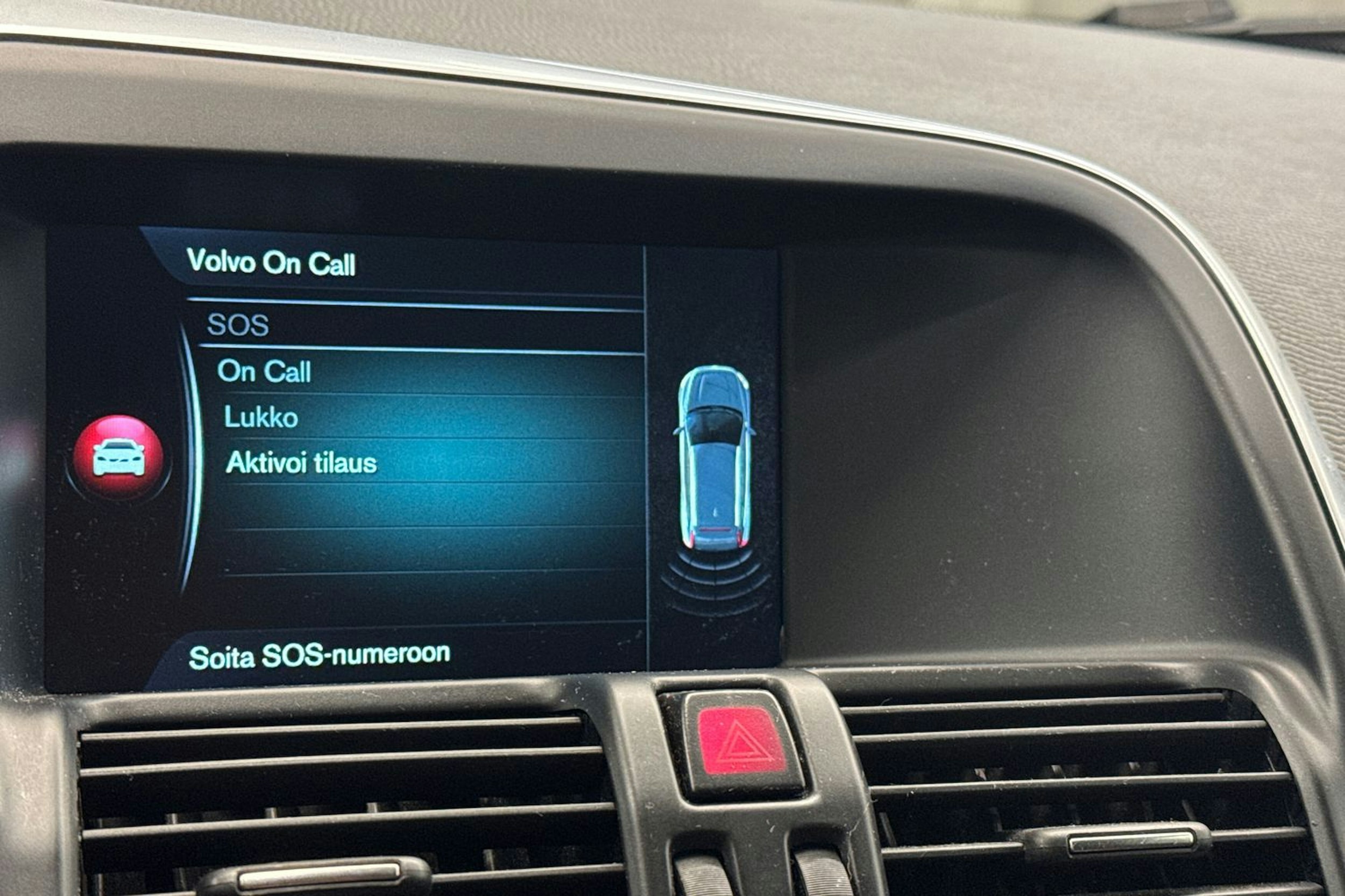 Valkoinen Volvo XC60 2015 kuva 34.