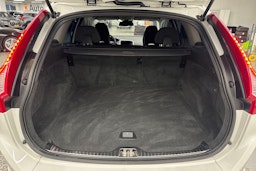 Valkoinen Volvo XC60 2015 kuva 35.