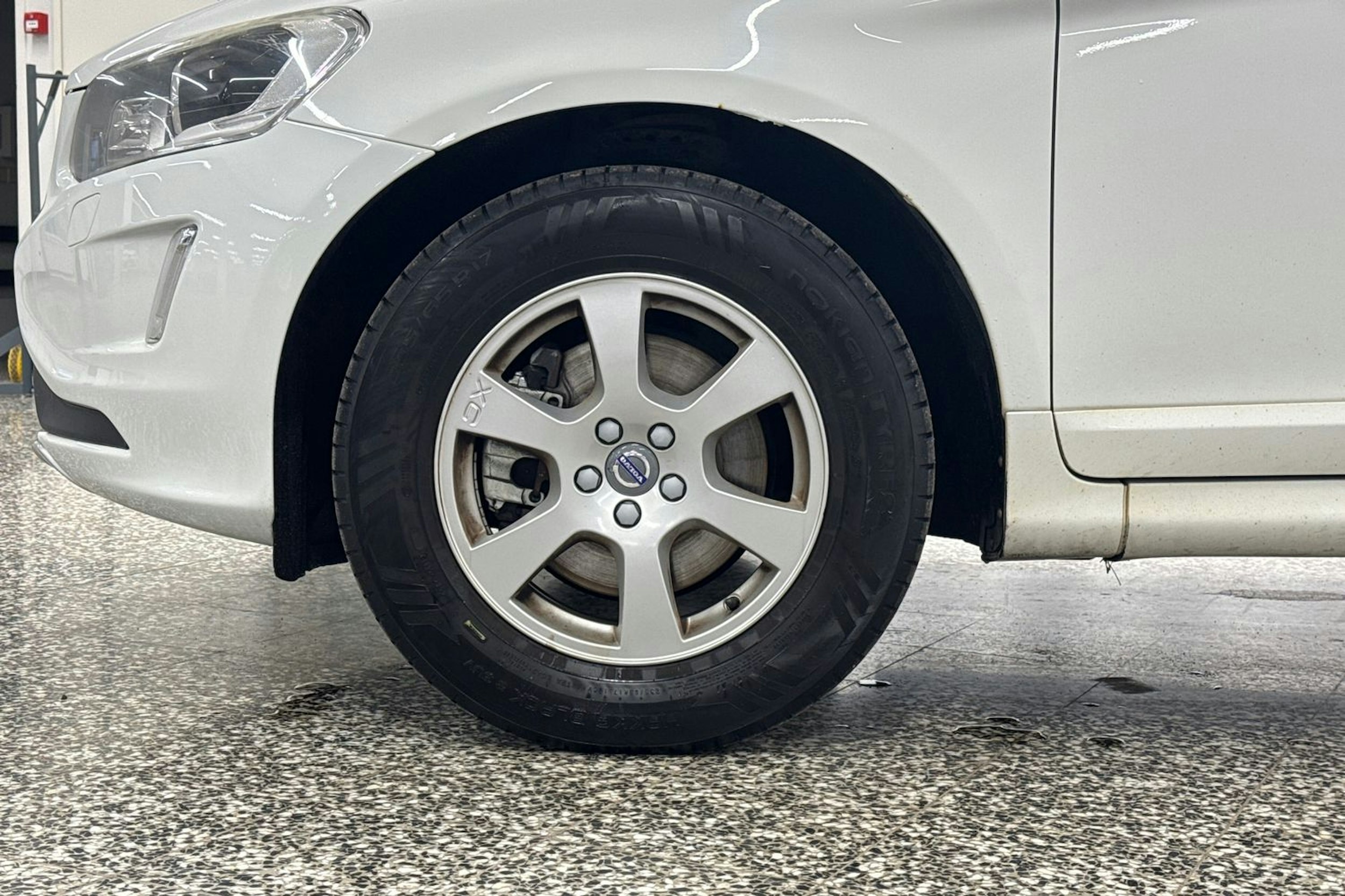 Valkoinen Volvo XC60 2015 kuva 37.