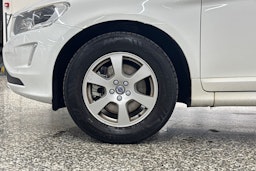 Valkoinen Volvo XC60 2015 kuva 37.