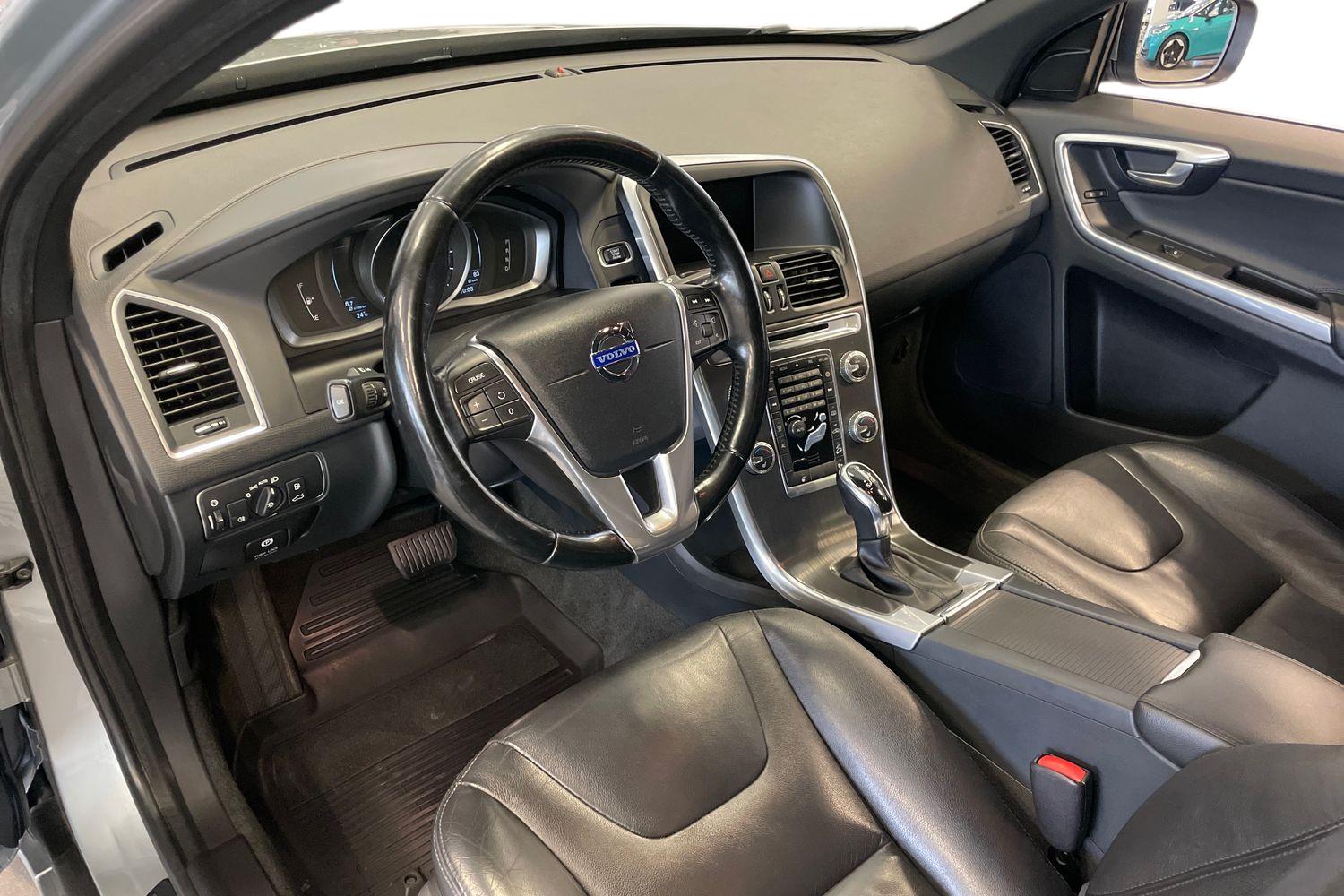 Volvo XC60 D5 AWD Business Summum aut 2015, kuva 6/28