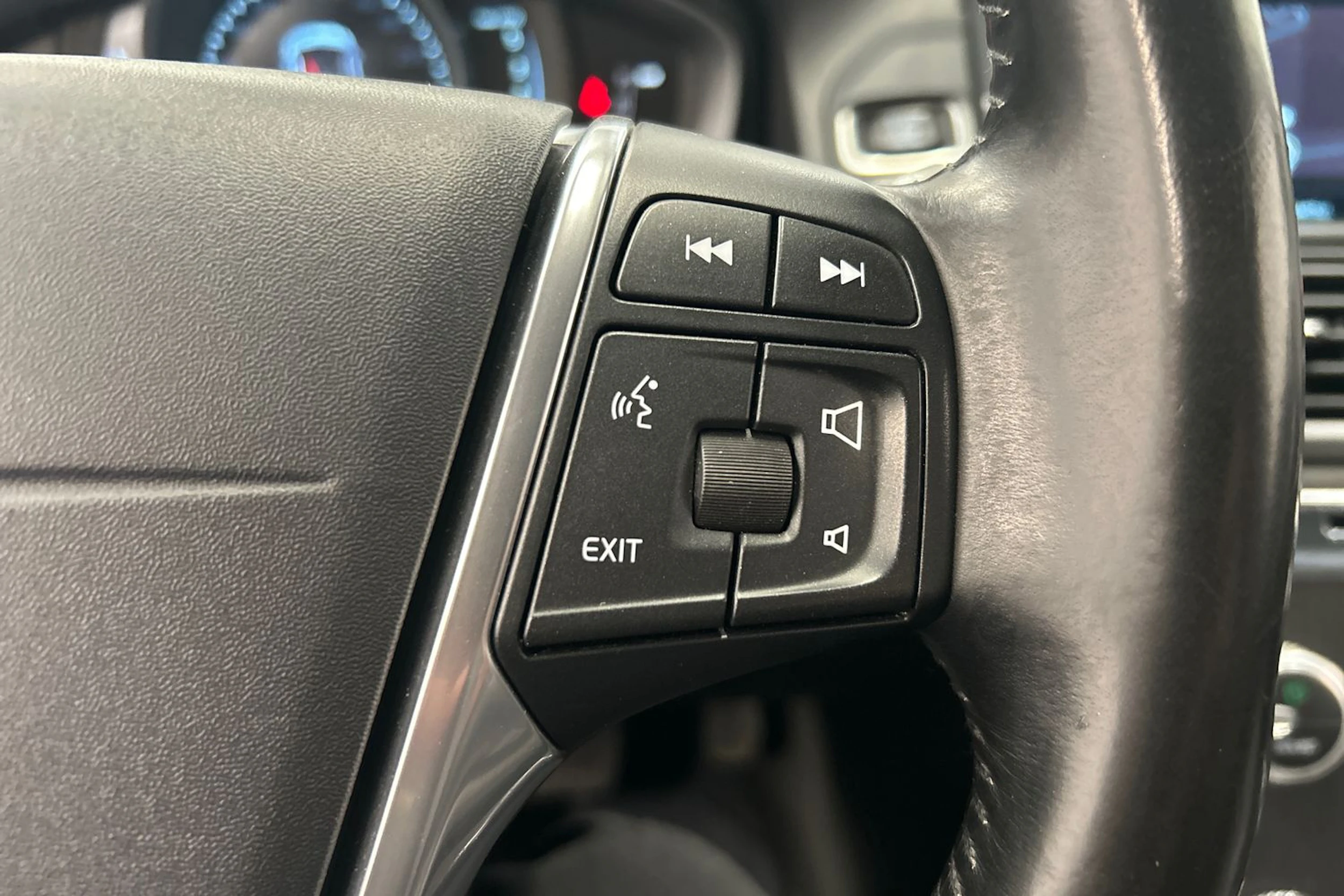 harmaa Volvo XC60 2016 kuva 22.