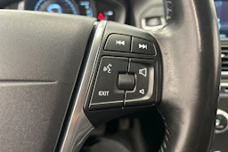 harmaa Volvo XC60 2016 kuva 22.