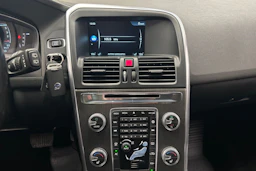 harmaa Volvo XC60 2016 kuva 23.